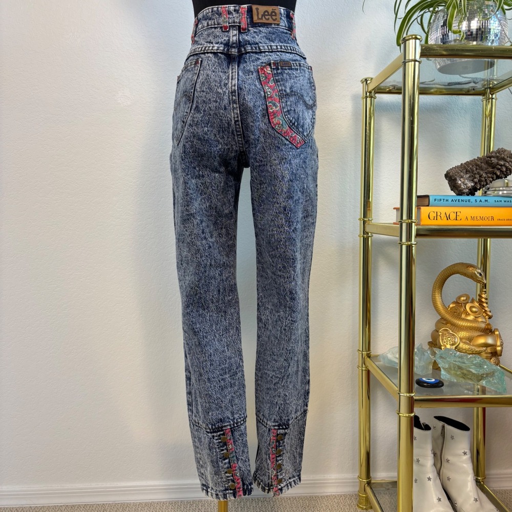 80s Vintage Lee High Waisted Acid Wash Jeans | Blue Size Size 13, Paisley Trim - Picture 6 of 16